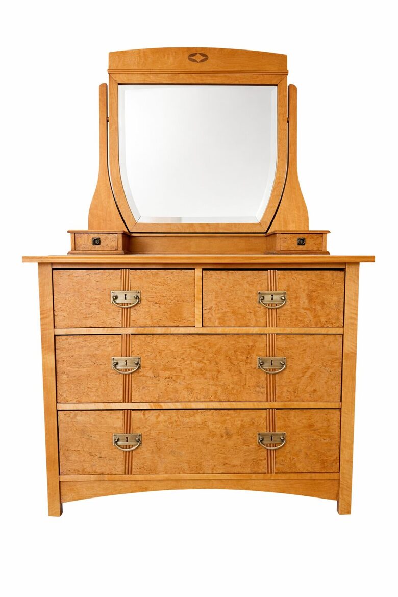 Spoguļa kumode/ 1912. gads