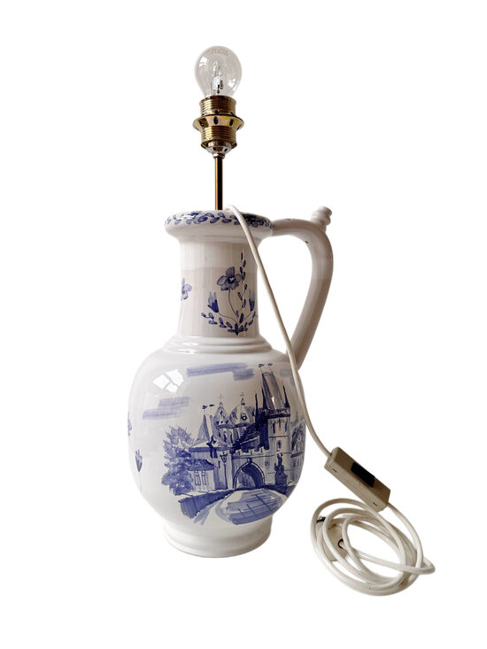 Keramikas krūkas galda lampa