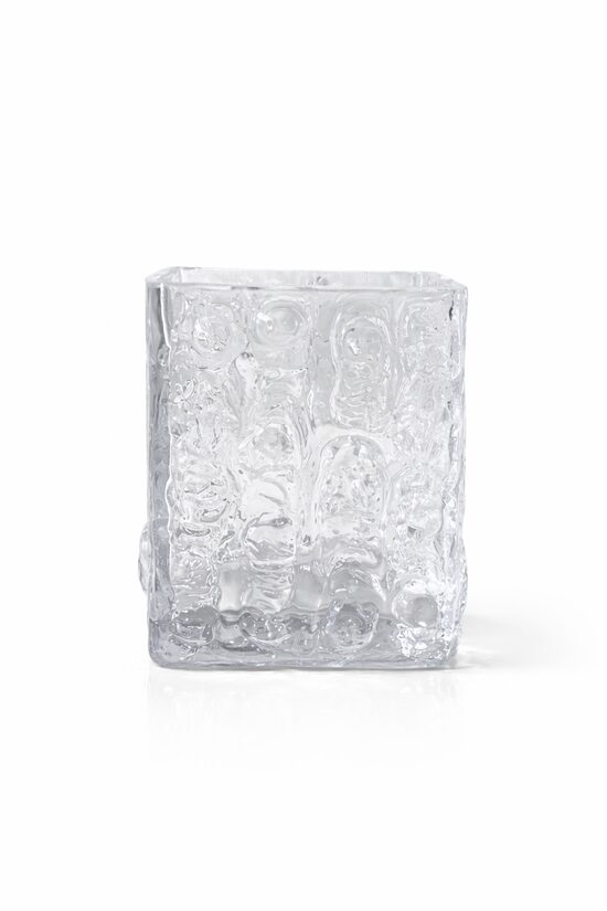 Vāze ar teksturētu virsmu