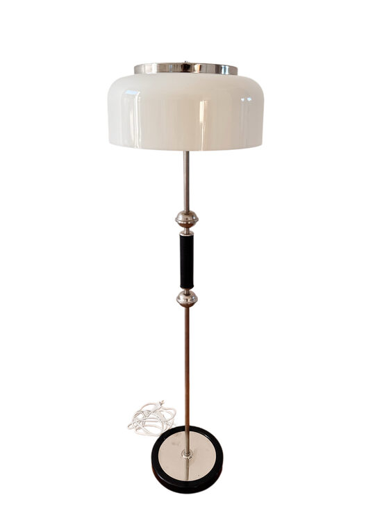 Midcentury dizaina stāvlampa