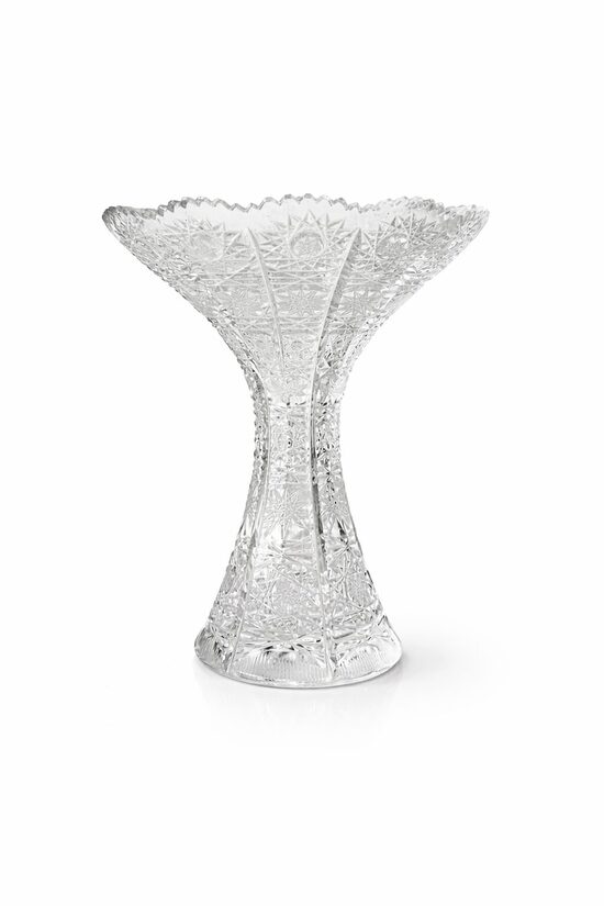 Roku griezta Bohēmijas 24% svina kristāla vāze – Čehija