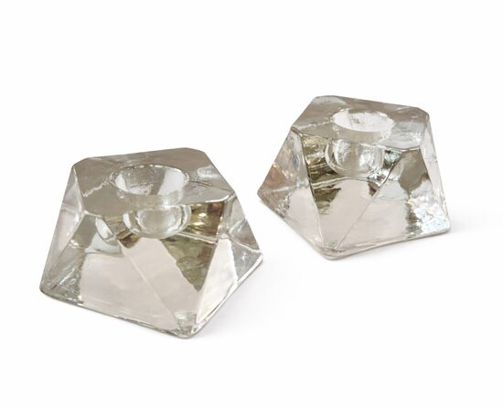 Ģeometriskas formas kristāla svečturi