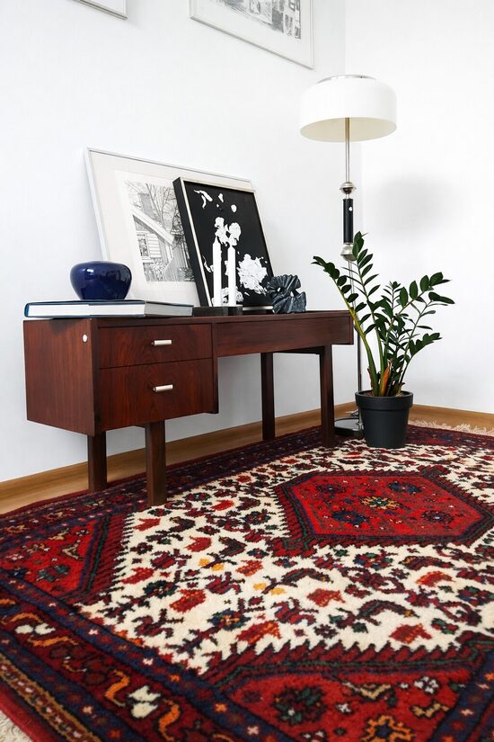 Sarkans Persiešu paklājs/ ziedu un ģeometriskiem motīviem