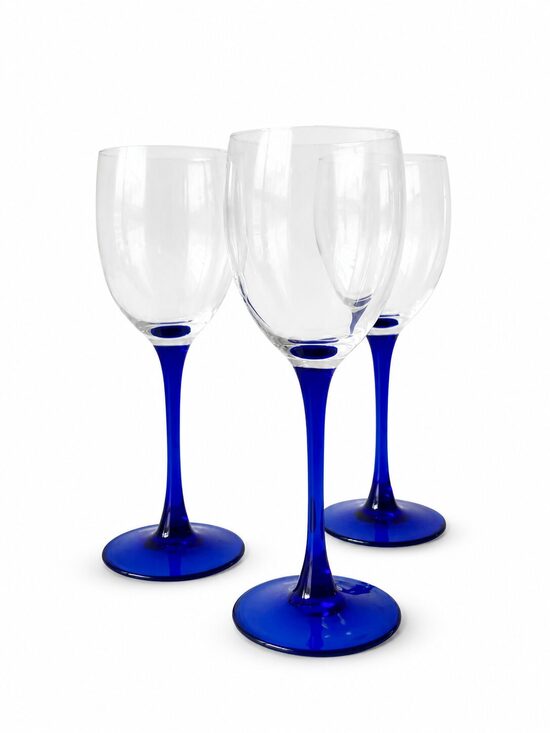 Set of 8 Wine Glasses with Bright Blue Stem