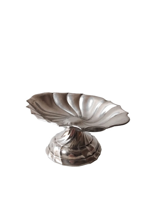 Mazs metāla trauciņš 