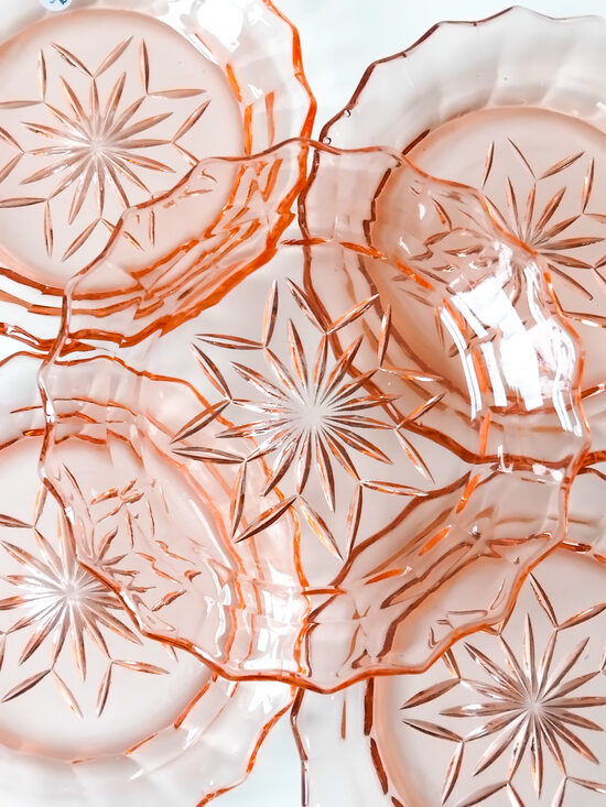 Stikla šķīvīšu komplekts persiku tonī