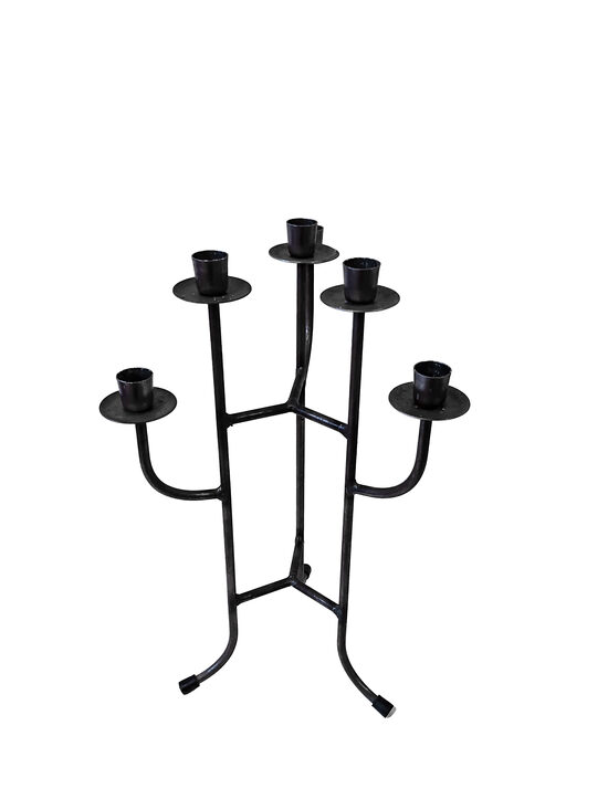 Liels metāla svečturis