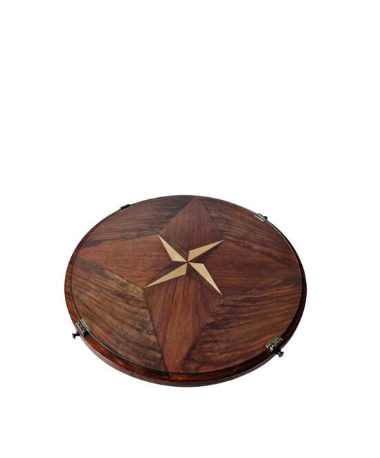 Tortes pasniegšanas trauks no koka