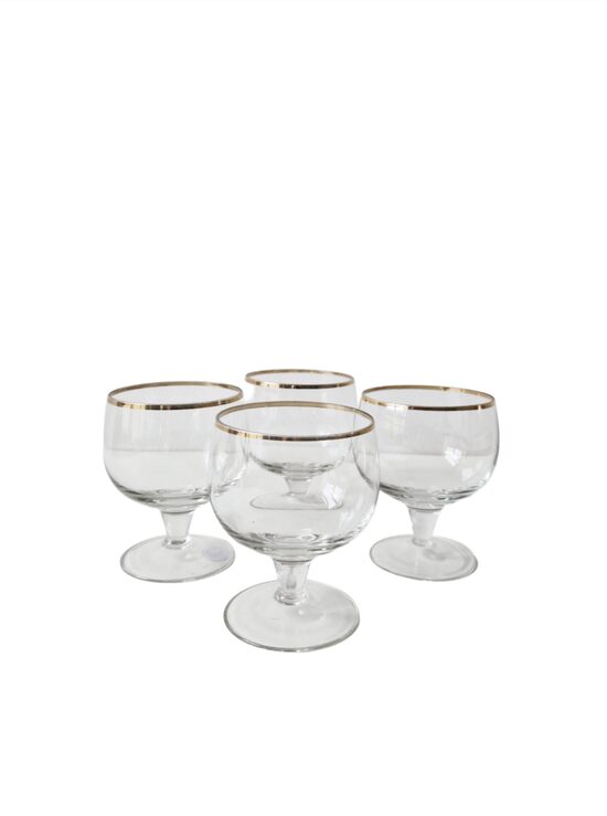 Konjaka glāzes ar zeltītu maliņu