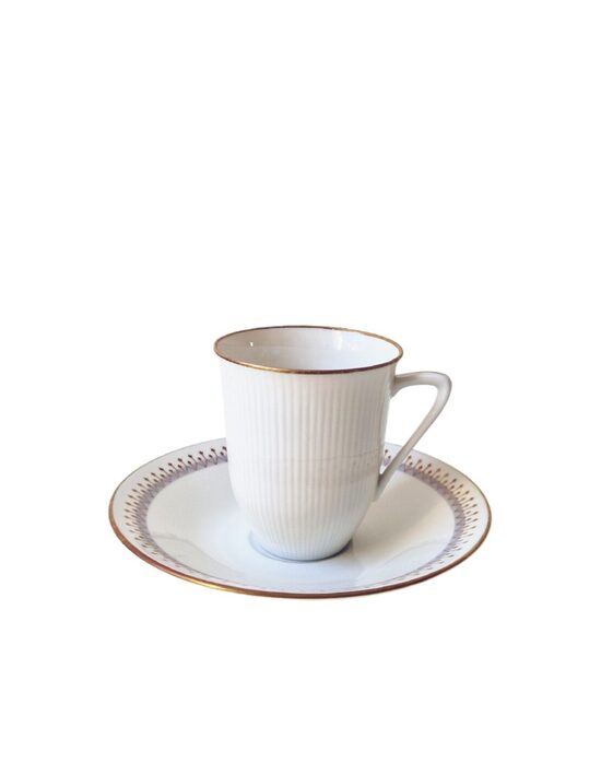 Smalka porcelāna servīze
