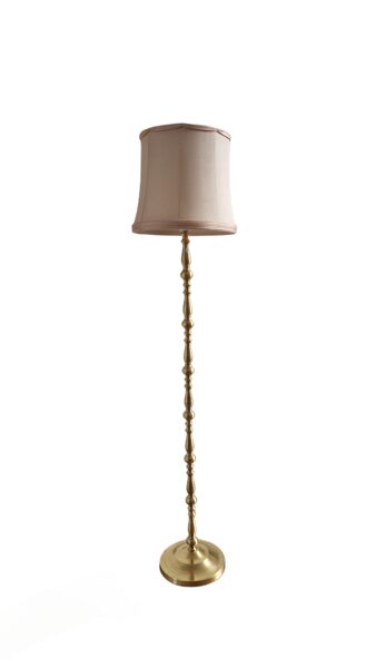 Vintage stāvlampa